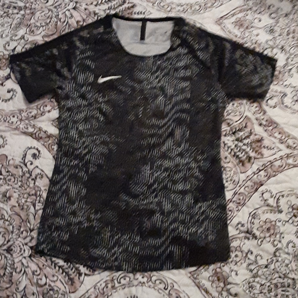 Nike tee shirt